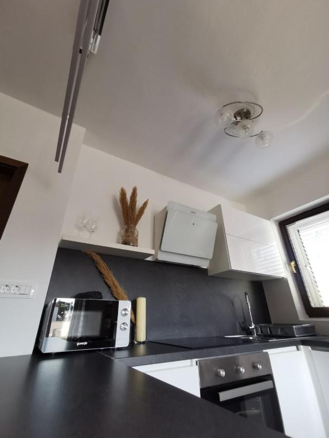 Apartment Martina Banjol Eksteriør bilde