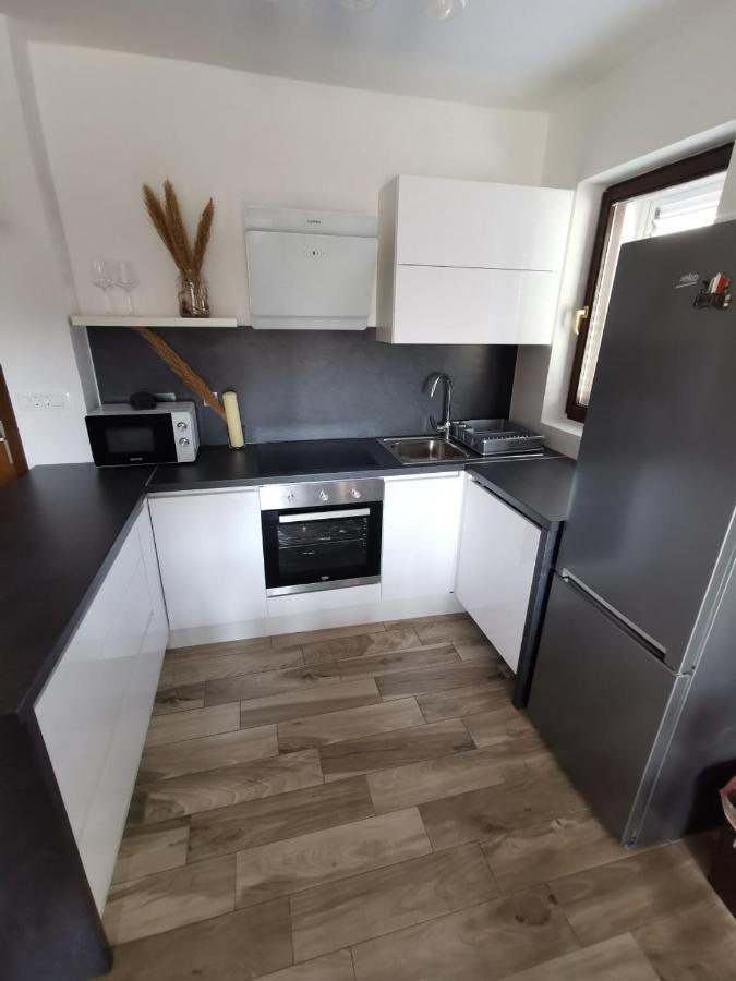 Apartment Martina Banjol Eksteriør bilde